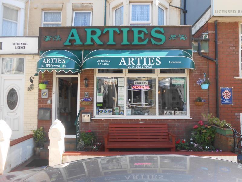Arties Hotel Blackpool Extérieur photo